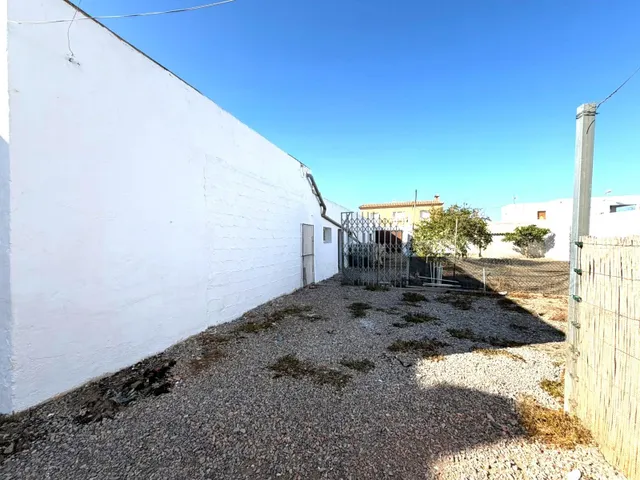CASA DE PUEBLO CON GRAN PARCELA DE 636 m2, GARAJE Y MUCHAS POSIBILIDADES EN LAS NORIAS, EL EJIDO — 32
