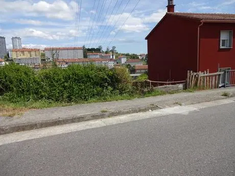 TERRENO EN LA ZONA DE CRUCEIRO DA CORUÑA — 2