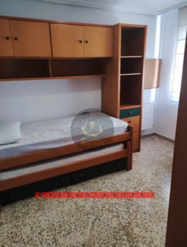 ¡Atención estudiantes! Reserva tu habitación o el piso compl - foto 4