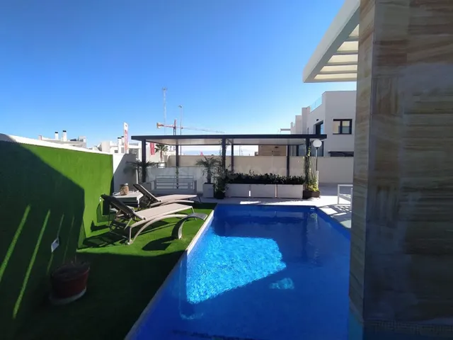 VILLA DE LUGO CON PISCINA PRIVADA EN LAS LOMAS DE CABO ROIG  - foto 5