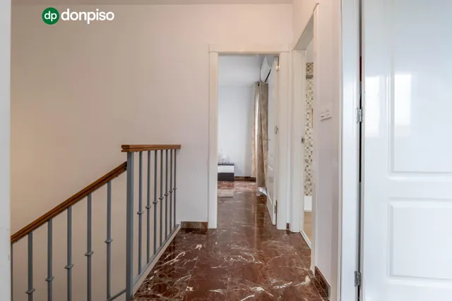 Encantadora Casa Reformada en Ogijares con Vistas y Espacios para Disfrutar — 25