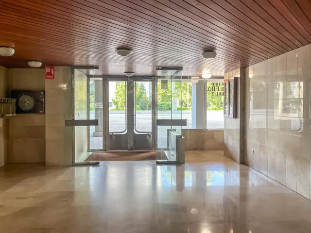 Piso con garaje y trastero en torre en Elviña — 30