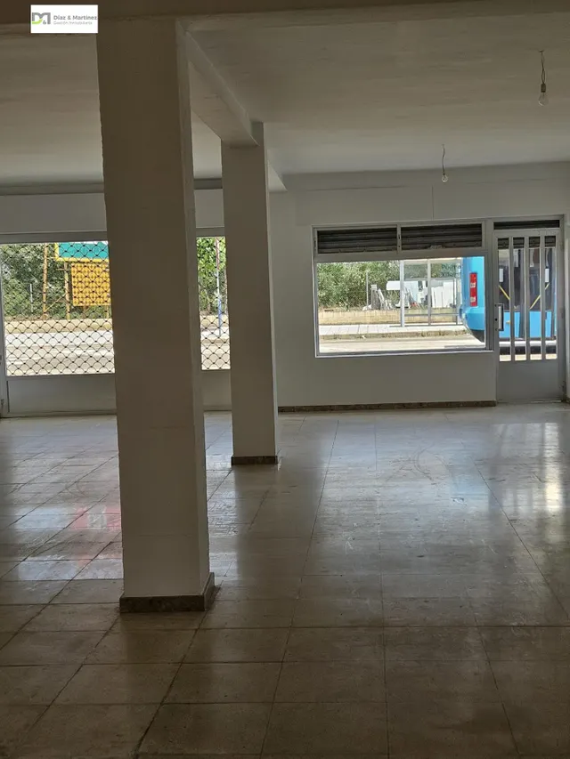 LOCAL  DE 160M EN EL PUENTE VILLARENTE — 7