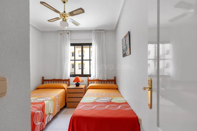 Apartamento de 2 dormitorios 1 baño en punta prima ( orihuela costa ) — 18