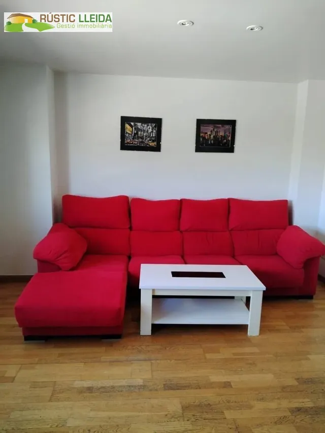 Casa unifamiliar en Mollerussa con gran jardín privado. — 12