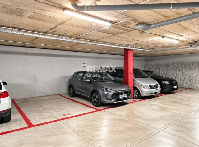 GIA46AC - Girona centro | Piso moderno en el centro de Girona con balcón, parking y trastero — 27