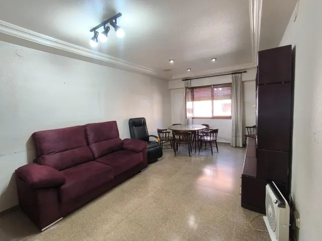 Amplio Piso en zona Plaza Crevillente con Ascensor — 36