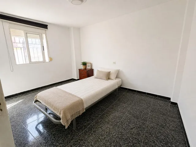 UNA CASA PARA VIVIRLA, NO PARA QUEDARSE SIN ESPACIO EN LACHAR — 13