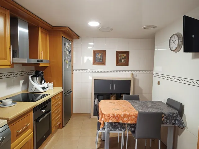 Amplio Piso en el Corazón de Albacete: Una Oportunidad Única — 7