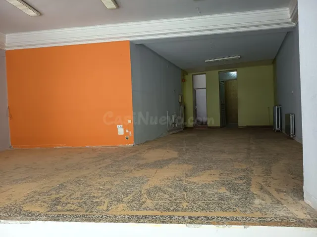 Vende y alquila local en el centro. Calle peatonal - foto 4