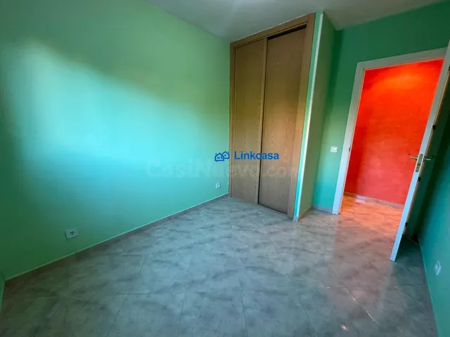 Piso amplio de 3 dormitorios con terraza y ascensor - foto 4