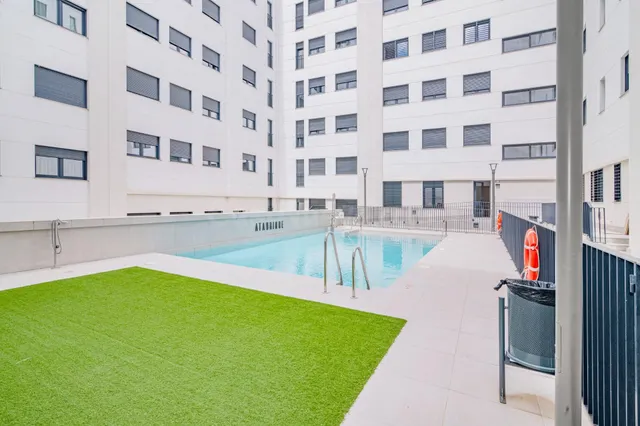 OPORTUNIDAD EN VENTA DE PISO VPO DE 3 DORMITORIOS EN BARRIO ALBAYDA CON PLAZA DE GARAGE Y TRASTERO — 4