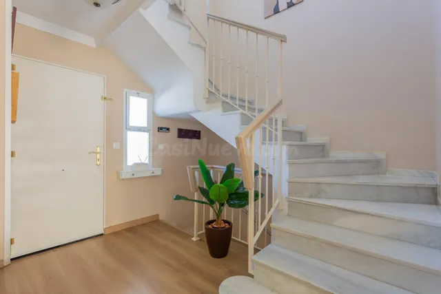 Amplia vivienda con patio, sótano y acceso a piscina en Alhe - foto 3