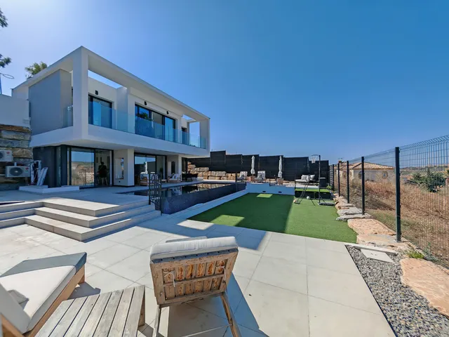 Chalet 5 habitaciones 316m² en venta - Costa Del Sol — 28