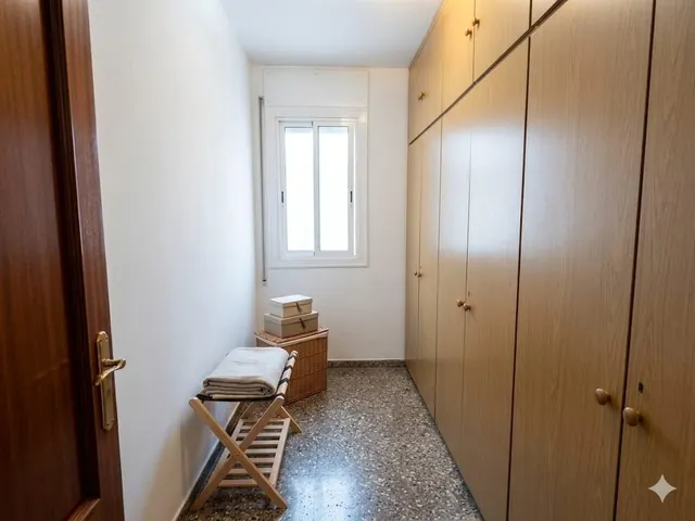 Piso de 4 habitaciones con ascensor en Collblanc — 28