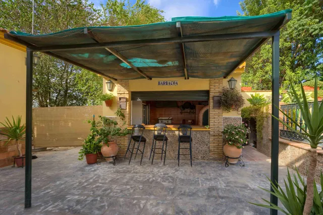 Espectacular chalet con piscina de diseño, jardín de 2.000 m2 y 4 dormitorios con baño propio — 6