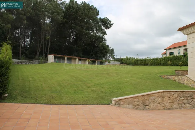 Chalet de piedra con finca en la afueras de Santiago de Comp - foto 3