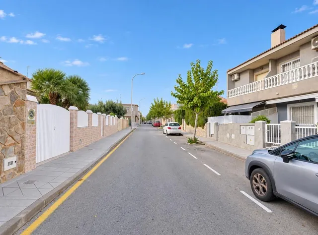 Dúplex de 4 dorm. y garaje en Torre de la Horadada – A 150 metros de la playa — 5