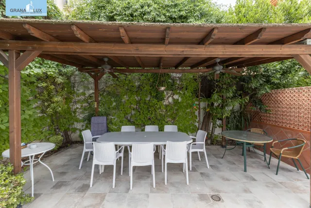 Chalet pareado con piscina, jardín y bonitas vistas a Granada en La Zubia — 45