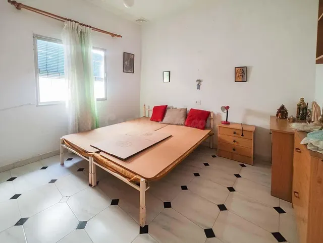SE VENDE CASA ESTILO ANDALUZ, IDEAL PARA HACER VARIOS APARTA - foto 2