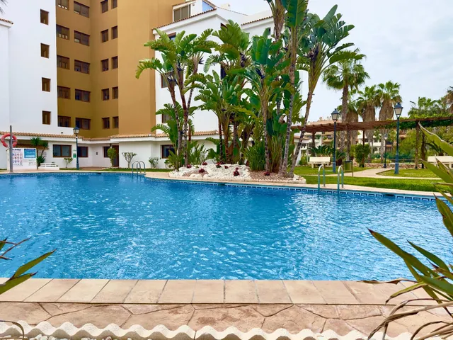 Planta baja en Residencial La Entrada, Punta Prima — 35