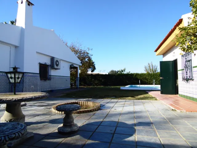 CASA DE UNA PLANTA EL CAPRICHO — 10