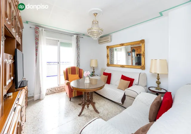 ¡Oportunidad única! Ático de 4 dormitorios y 2 baños con gran terraza frente al Colegio Agustinos (Arabial) — 6