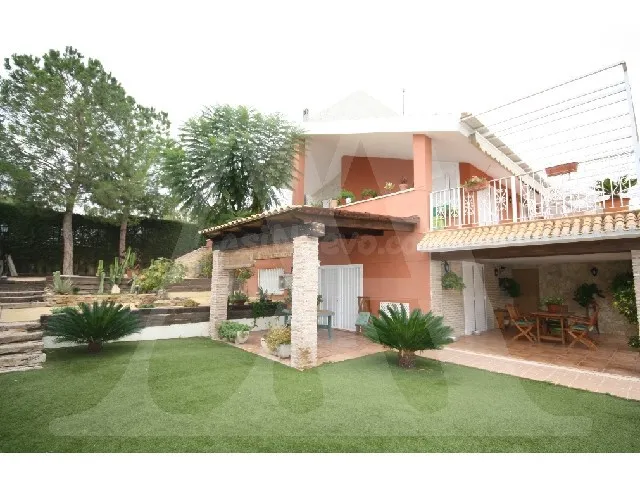 CHALET INDEPENDIENTE EN EL CHORRICO - foto 2