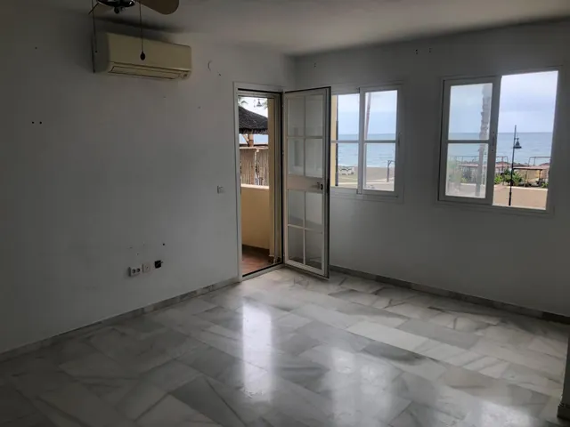 Piso en Torremolinos en primera linea de playa — 10