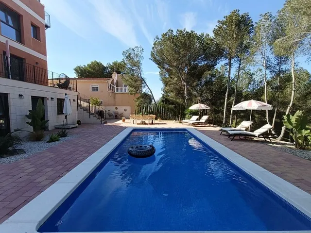 Villa 5 habitaciones 256m² en venta - Zona Pueblo — 9