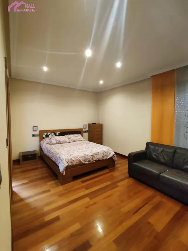 LUJOSO CHALET INDEPENDIENTE EN VENTA EN EL RAAL — 40