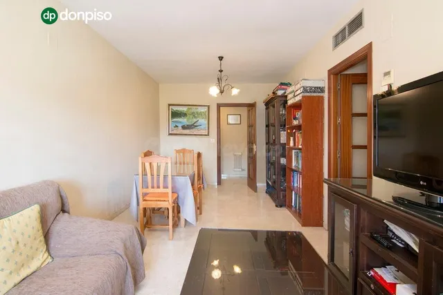 Magnifica vivienda con garaje en vergeles, junto a palacio de deportes — 3