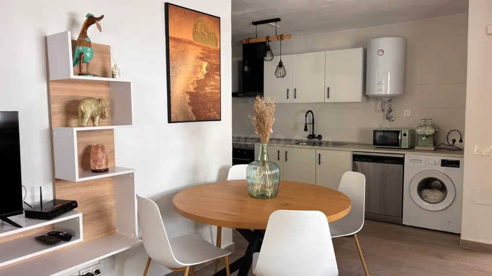 Apartamento de dos dormitorios, con garaje en el Alamillo