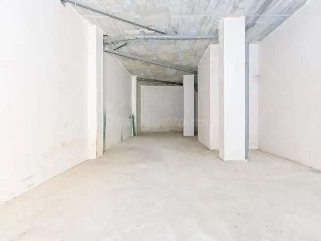 SE VENDE LOCAL COMERCIAL EN MANRESA - foto 2