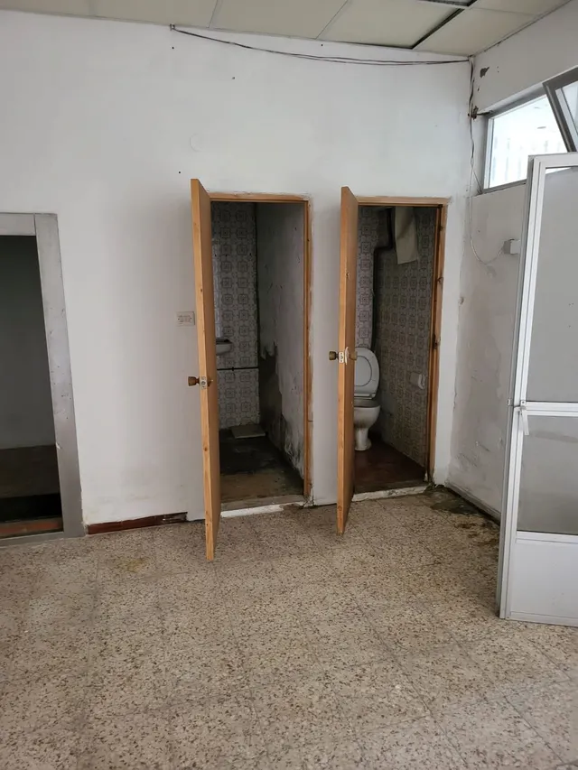 se vende local en nuevas colinas — 19