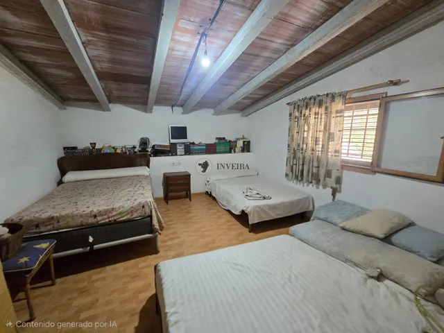 casa rodeada de zona verde — 30