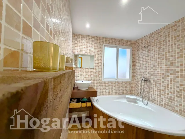 Excelente ubicación y reforma integral en este luminoso piso exterior con terraza, garaje y piscina comunitaria — 41