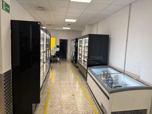 Local comercial de 412 m2 en el Sector 19 de Sevilla, con li - foto 5