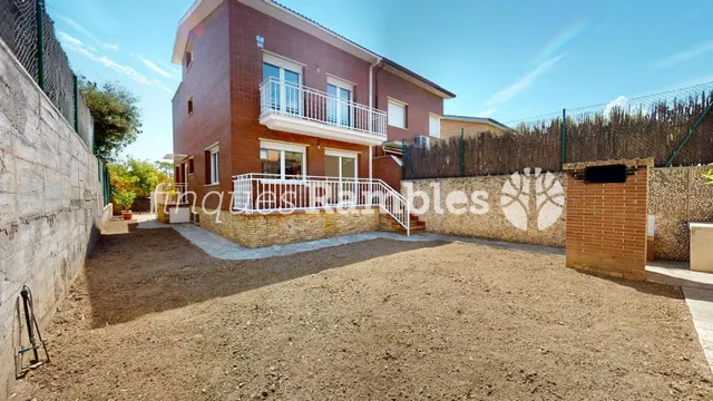 CASA EN VENTA A LES COMES, IMMILLORABLE UBICACIO!!! - foto 5