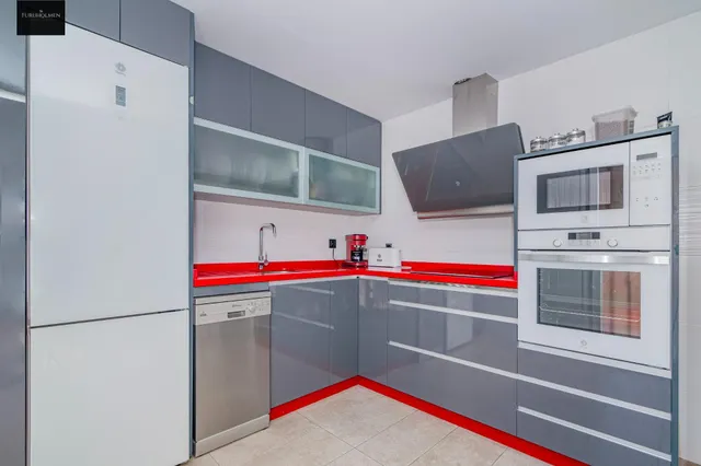 Hijar, Calle Altamira, 3 dormitorios, baño y aseo. — 17