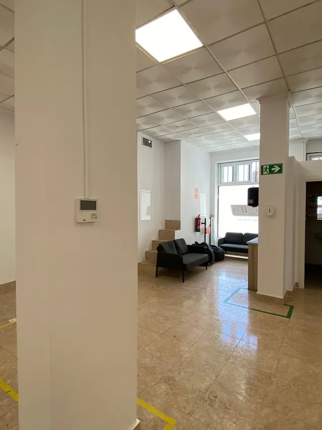 Local comercial 368m² en venta - La Princesa-Huelin — 12