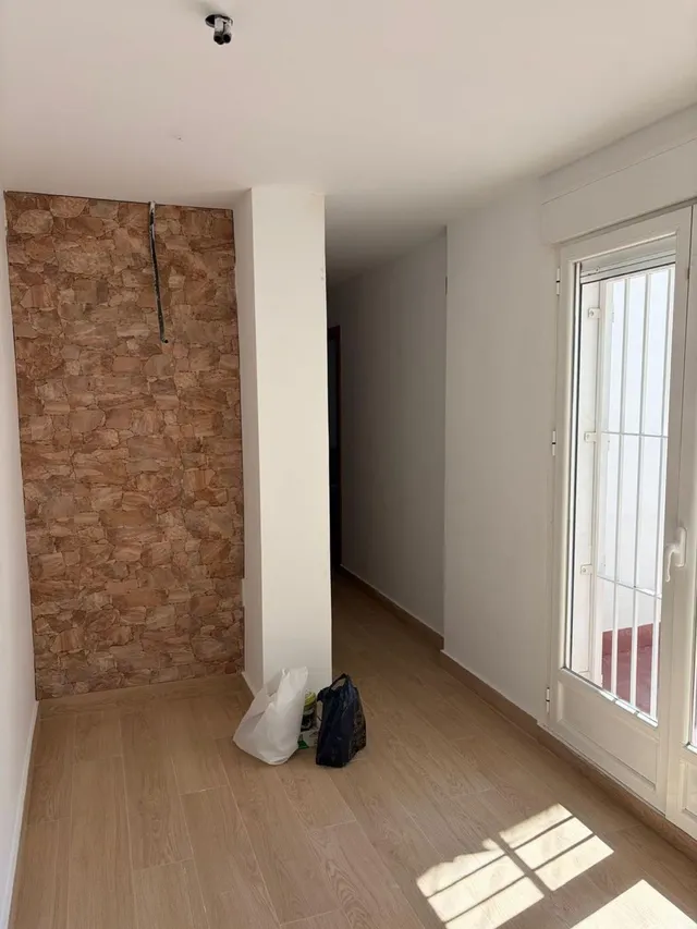 APARTAMENTO EN ALQUILER — 6