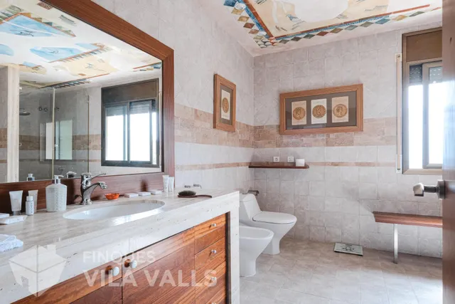 Villa de lujo con piscinas y finca de 6 ha en Sant Feliu de Codines — 42
