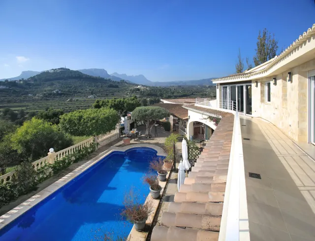 MAGNÍFICA VILLA DE LUJO CON VISTAS PANORÁMICAS EN CALPE — 31