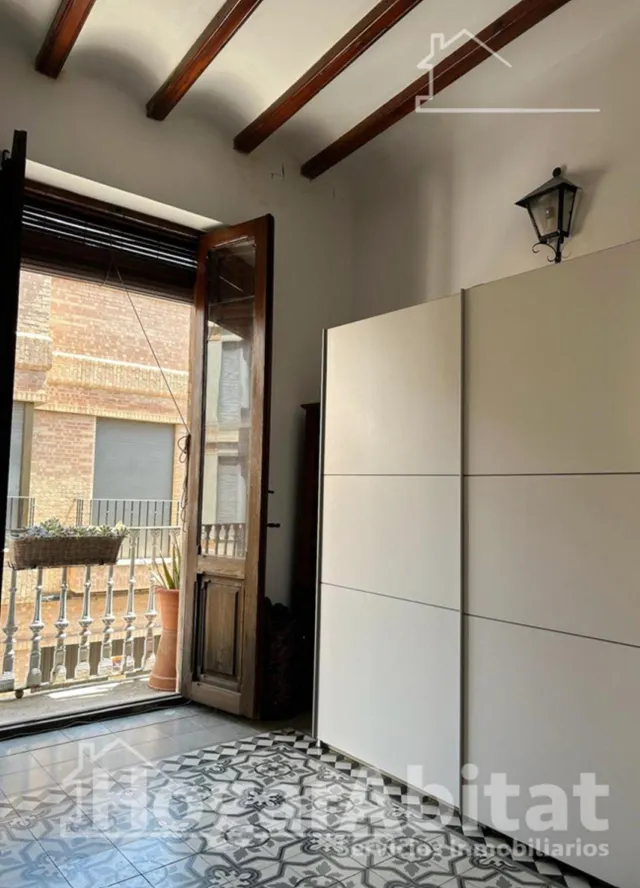 Tradición y calidez mediterránea en esta emblemática casa de pueblo reformada con chimenea, patio — 16