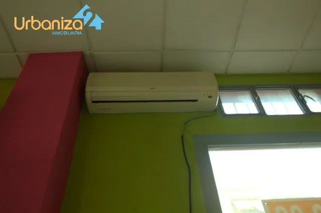 Excelente local comercial en San Roque HACIENDO ESQUINA — 10