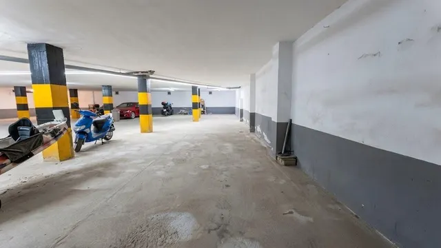 ALQUILER DE PLAZA DE GARAJE EN CALLE ARMANDO MUÑOZ CALERO — 6