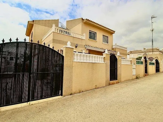 Adosado 3 habitaciones 86m² en venta - Villamartin - foto 2
