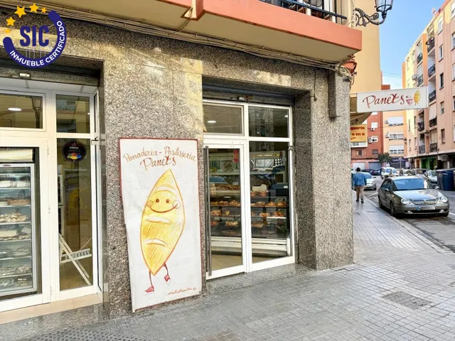 LOCAL COMERCIAL EN LA ZONA NOU MOLES — 2