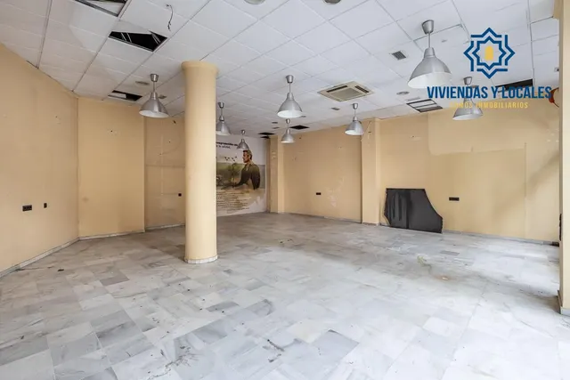 LOCAL COMERCIAL EN ARABIAL JUNTO HIPERCOR — 10